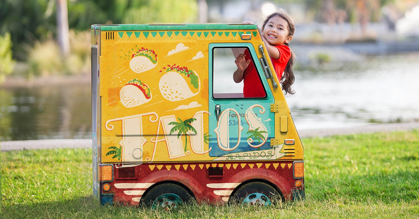 Child in Famous OTO taco truck